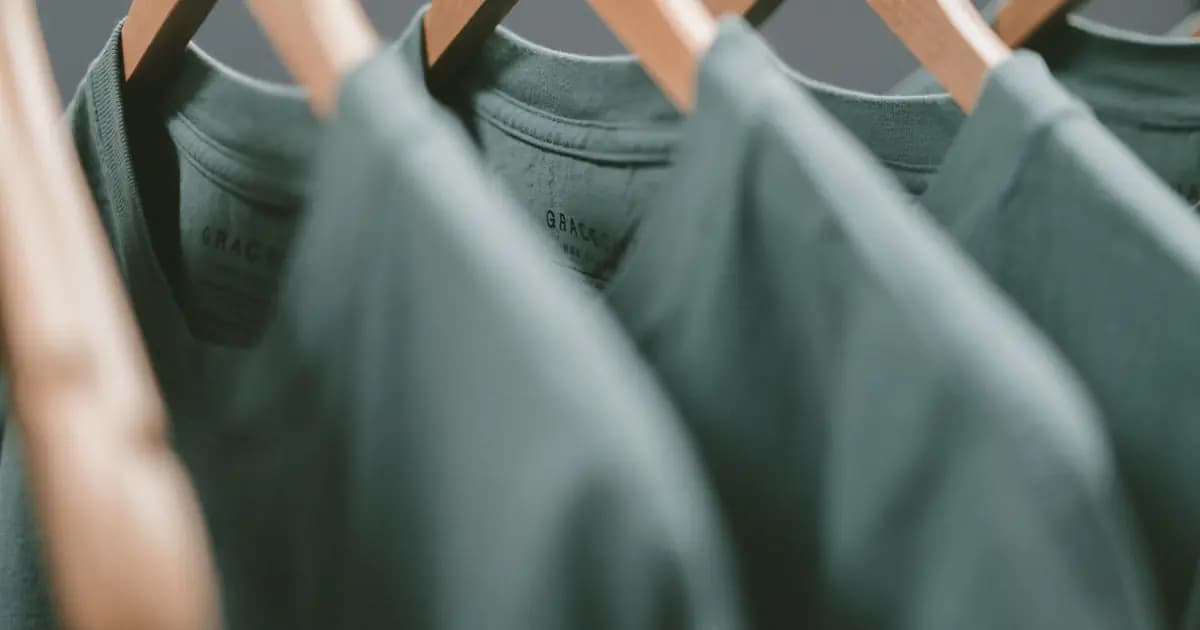 Đánh Giá Áo Chống Nắng Uniqlo AIRism Mesh 2026: Mát Nhất Hè Này