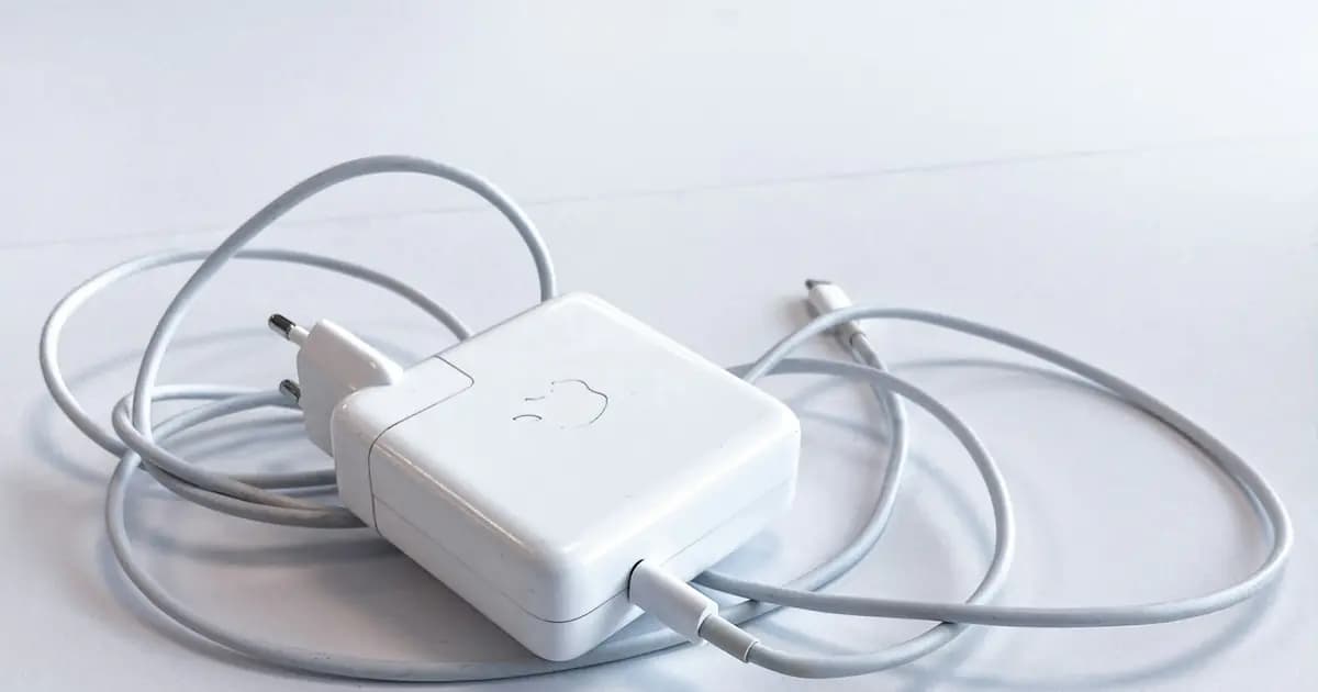 Đánh Giá Ugreen Nexode 100W X757 2026: Sạc GaN 3 Cổng Cho MacBook Pro