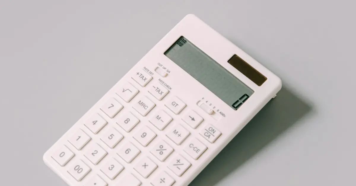 Đánh Giá Máy Tính Casio FX-580VN X 2026: Có Đáng Mua Cho Học Sinh?