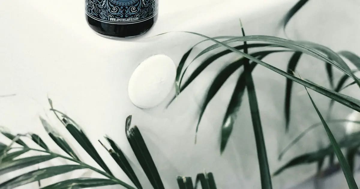 Top 5 Dầu Gội Phục Hồi Tóc Sau Đi Biển 2026: Hết Khô Xơ, Bóng Mượt Trở Lại