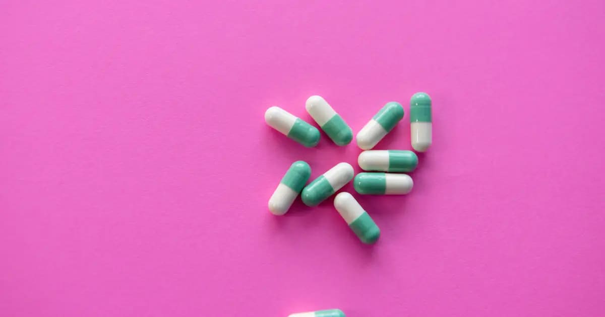 Top 5 Kem Chống Muỗi Tự Nhiên An Toàn 2026: Không DEET, Dùng Được Cho Bé