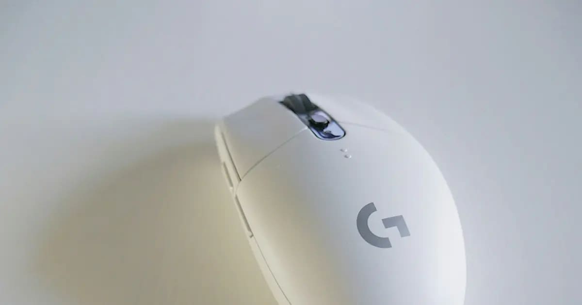 Đánh Giá Logitech Pebble Mouse 2 M350s 2026: Chuột Văn Phòng Mỏng Nhẹ Êm