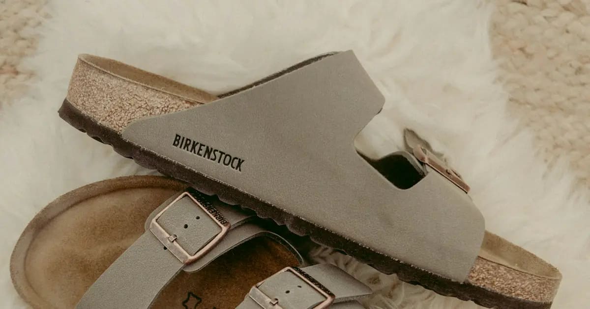 Đánh Giá Giày Sandal Shondo F6 Sport: Dép Việt Viral Đi Biển Mùa Hè