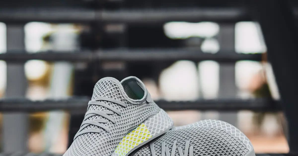 Top 5 Tất Chống Phù Thể Thao Du Lịch 2026: Đi Máy Bay Không Lo Phù Chân