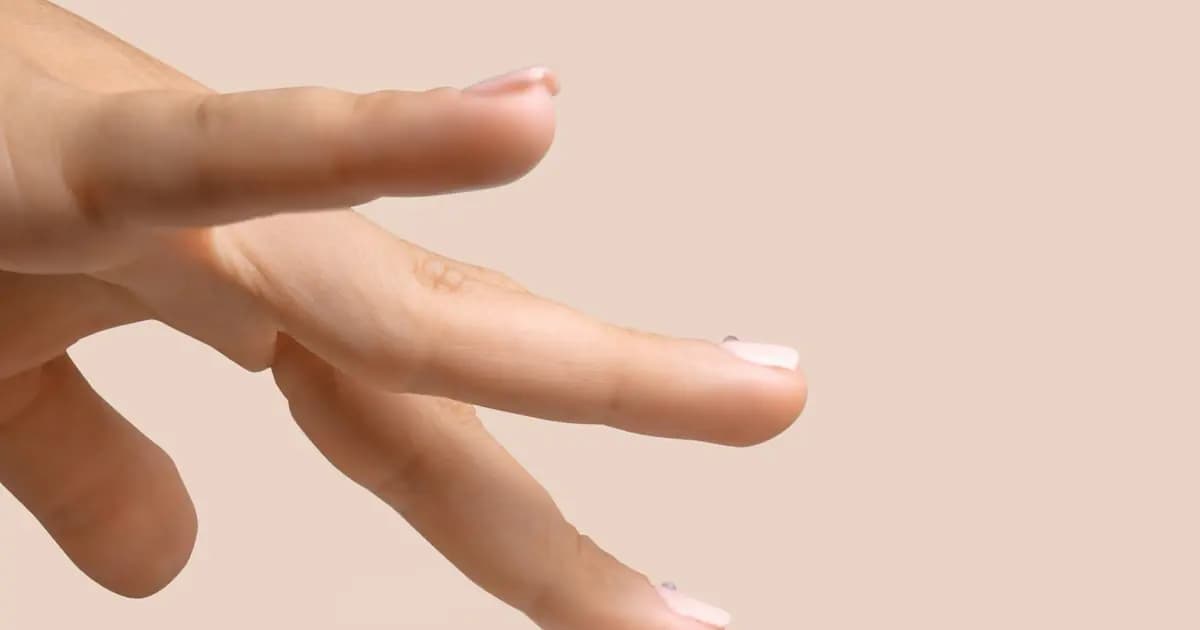 Đánh Giá L'Oreal UV Defender Invisible Fluid: Kem Chống Nắng Bình Dân Bán Chạy Shopee Hè 2026